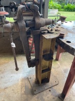 Blacksmiths leg vise and stand