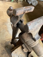 Blacksmiths leg vise and stand - 3