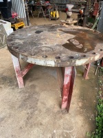 Blacksmith’s round work bench - 3