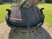 Iron fire pit, approx 1400mm diameter