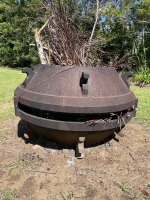 Iron fire pit, approx 1400mm diameter - 3