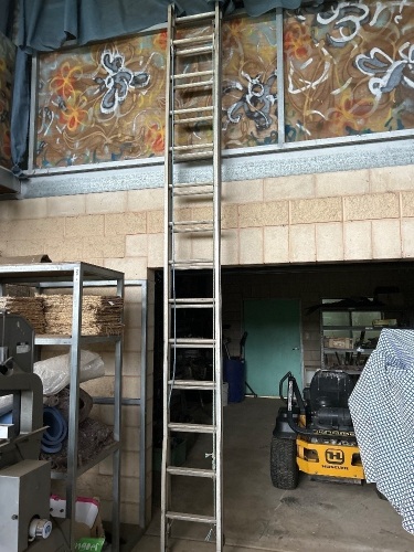 Pro Series 150 aluminium extension ladder