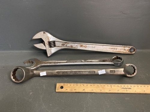 Large Sidcrome Wrench (18in) with 2 Large Wrenches