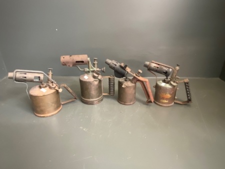 4 Vintage Blow Torches 2 x Primus, 1 x Vertitas, 1 Misc