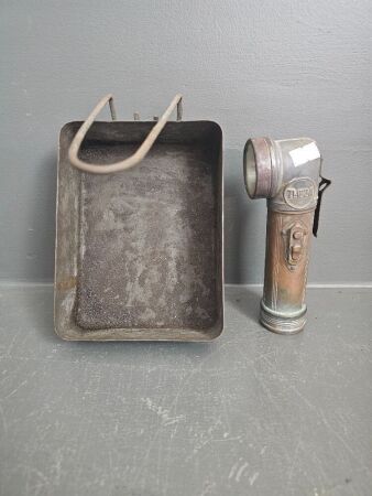 USA Lite WW2 Paratrooper Torch TL122A and WW2 Mess Pan