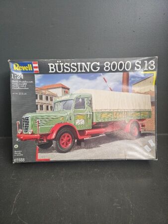 Revell Bussing 8000 S13 Model Truck Kit 1:24