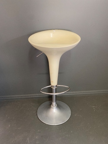 Retro Bombo Swivel Bar Stool