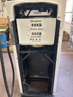 Wayne 605 petrol pump (introduced 1959). Golden Fleece livery - 5