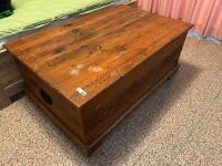 Pine blanket box