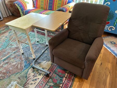 Recliner + 2 tables