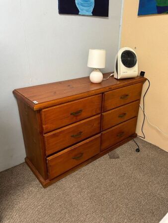 Pine chest of drawers