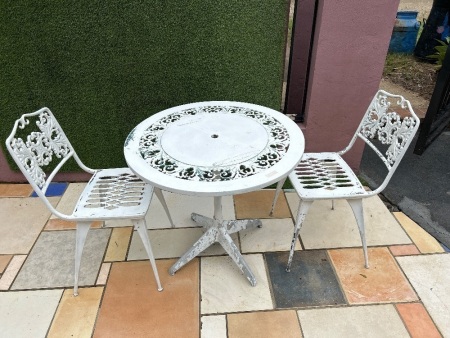 Cast alloy 3-piece outdoor setting