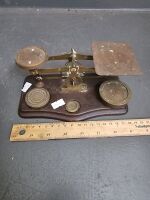 Young Atom Brass Scales with weights - 4