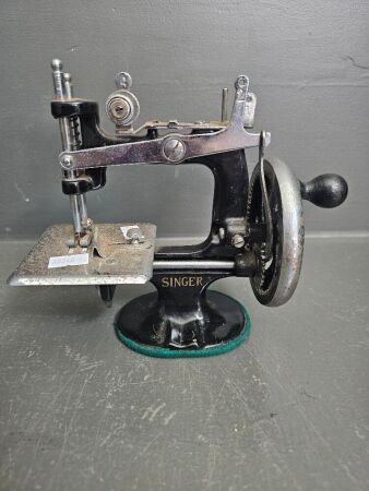 Vintage Mini Singer Hand Sewing Machine