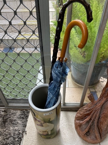 Ceramic umbrella pot with umbrulla