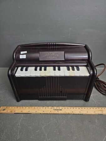 Brown Bakelite Magnus Organ #1510