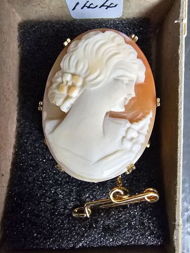 Antique Gold FIligree Oval Cameo Brooch Pendant Hall Marked