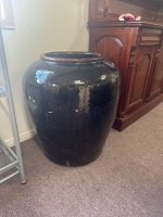 Burmese large brown urn - 2