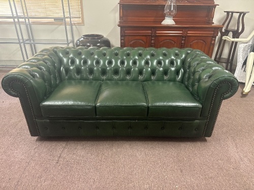 Moran Chesterfield 3 Seater Green Leather lounge in excellent condidtion