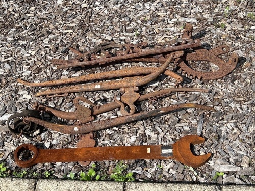 Assorted metalware lot
