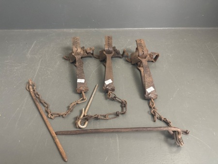 3 vintage Lanes Ace rabbit traps