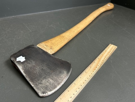 Vintage 4lb Plumb (USA) axe - 5in cut with hickory handle