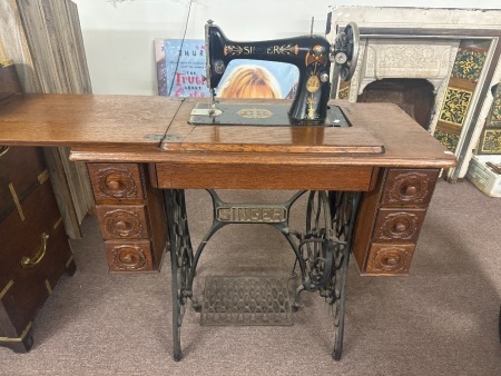 1927 Hand Painted Singer Sewing Machine on stand in immaculate condition