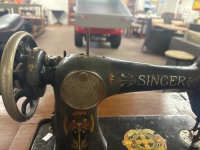 1927 Hand Painted Singer Sewing Machine on stand in immaculate condition - 4