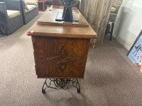 1927 Hand Painted Singer Sewing Machine on stand in immaculate condition - 6