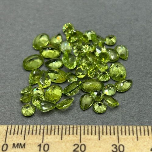 20 carats PERIDOT Gemstones