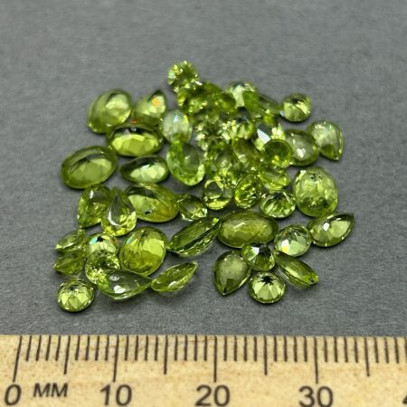 20 carats PERIDOT Gemstones