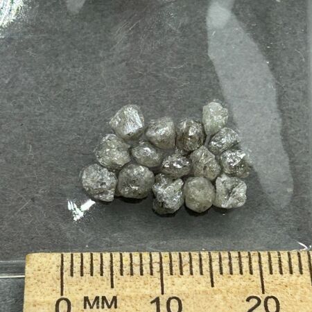 4.1 carats uncut rough DIAMONDS