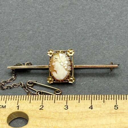 Antique 9ct gold cameo brooch