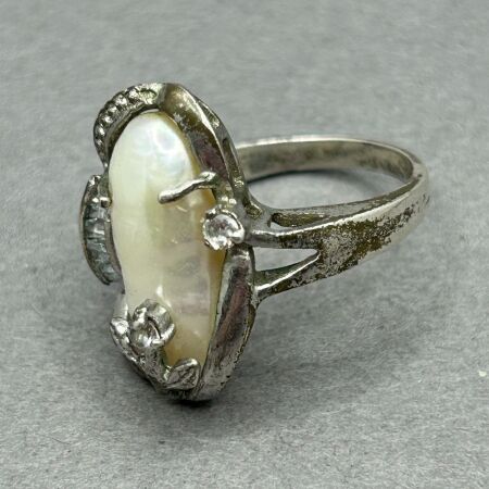 Antique sterling silver (925) ring with natural diamond and pearl