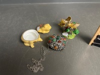 Jewelled Money Purse, Bejewelled Cockatoo Jewellery Holder & Aynsley Orchard Gold Frog Trinket Holder - 2