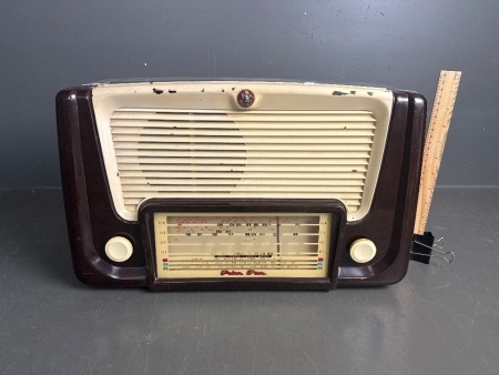 Vintage Peter Pan Bakelite Short Wave Radio