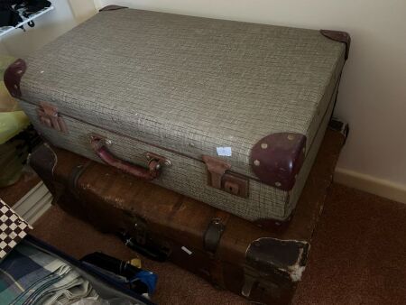 2 vintage suitcases