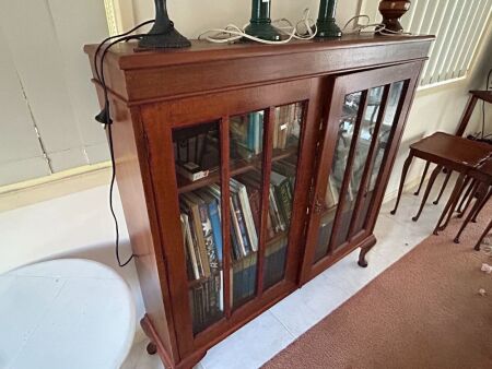 Vintage display unit