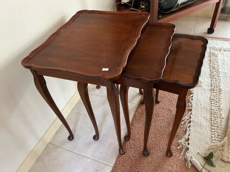 Set of 3 vintage nesting tables