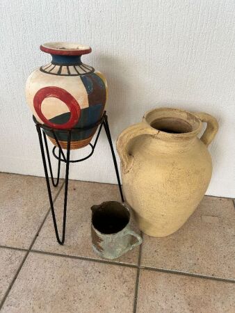 3 pottery pots