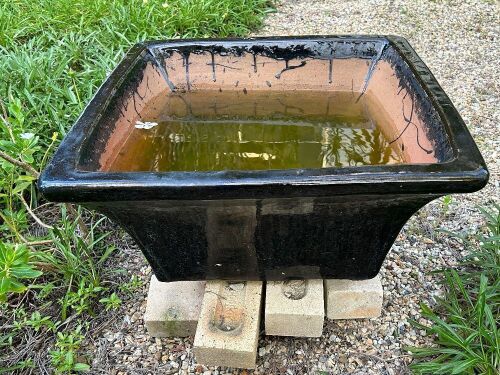 Large glazed stone pot