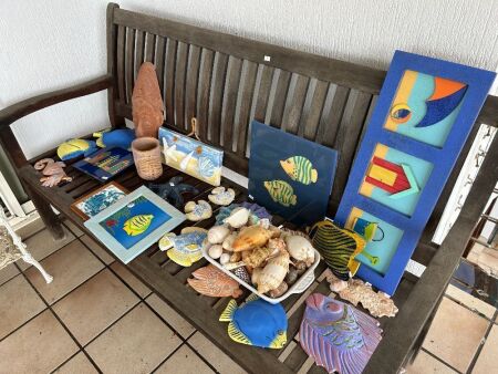 Lot of assorted sea shells and wall hangings