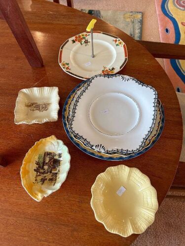 Quantity of old English plates