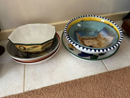 Assorted pottery bowls