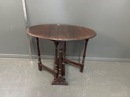 Mid Century Oval Side Folding Occasional Table
