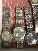 4 Vintage Wrist Watches including Seiko Q100 - 3