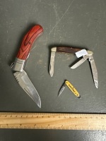 3 Pocket Knives