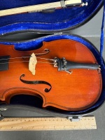 Skylark Brand Violin Used condition - 2