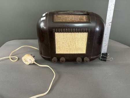 Vinatge Kriesler Bakelite Radio 