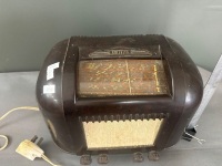 Vinatge Kriesler Bakelite Radio  - 2